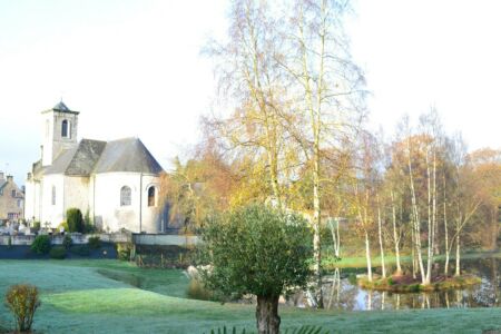 Eglise de Billio vue de l'étang